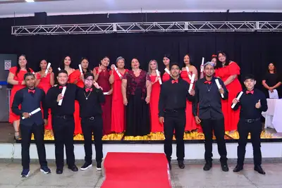 notícia: Com apoio do Governo do Amapá, Escola Estadual Maria de Nazaré Pereira Vasconcelos realiza formatura de 100 alunos em Macapá