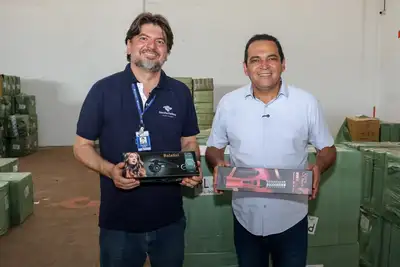 notícia: Governo do Amapá recebe mais de 3,4 mil equipamentos da Receita Federal para utilizar em cursos profissionalizantes