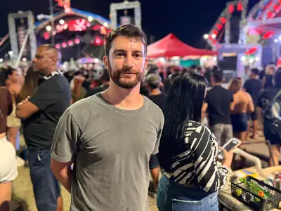 notícia: 'Nunca vi algo assim antes. É impressionante', diz turista francês sobre a Noite das Aparelhagens no Réveillon do Amapá