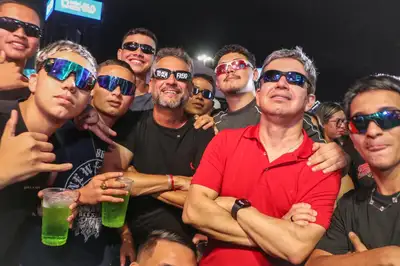 notícia: 'Famílias se divertindo, empreendedores em ação e a economia do Amapá girando com força', destaca governador Clécio na abertura do Réveillon 2026