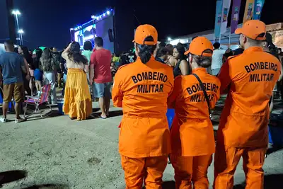 notícia: Centro Integrado de Comando e Controle Móvel não registra ocorrências graves durante quatro dias de Réveillon