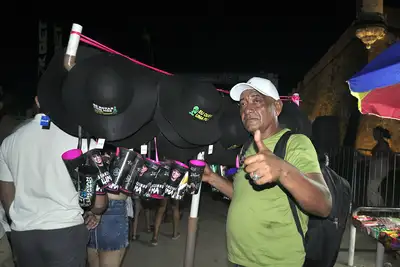 notícia: Moda 'Cata Ovo': chapéu de Natanzinho Lima domina a última noite do Maior Réveillon da Amazônia