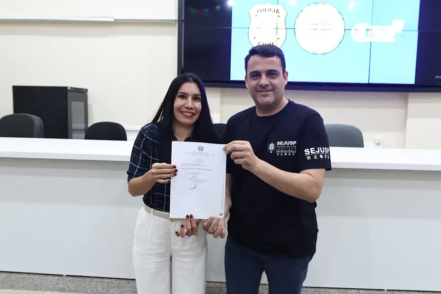 Termo de Cooperação assinado dando continuidade as atividades do curso de robótica.