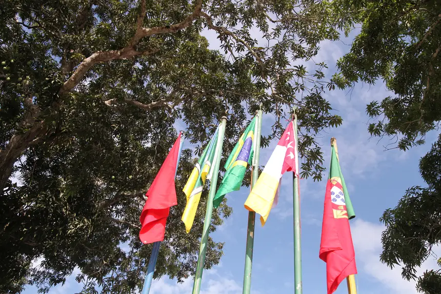 Hasteamento das bandeiras do Brasil, Portugal, Marrocos, Amapá e Mazagão marca união histórica de três Continentes