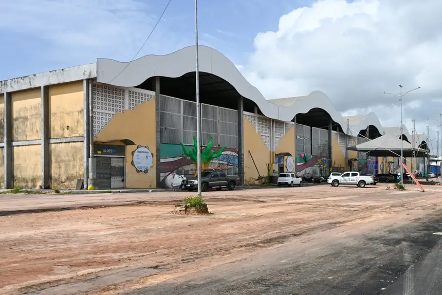 Barracões seguem em todo o vapor para o Carnaval 2026