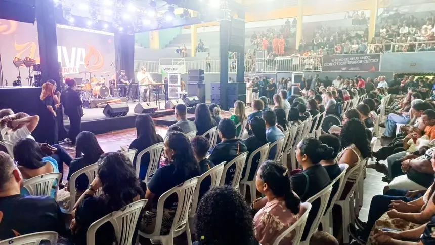 Ginásio Avertino Ramos ficou tomado por fiéis de congregações diversas 