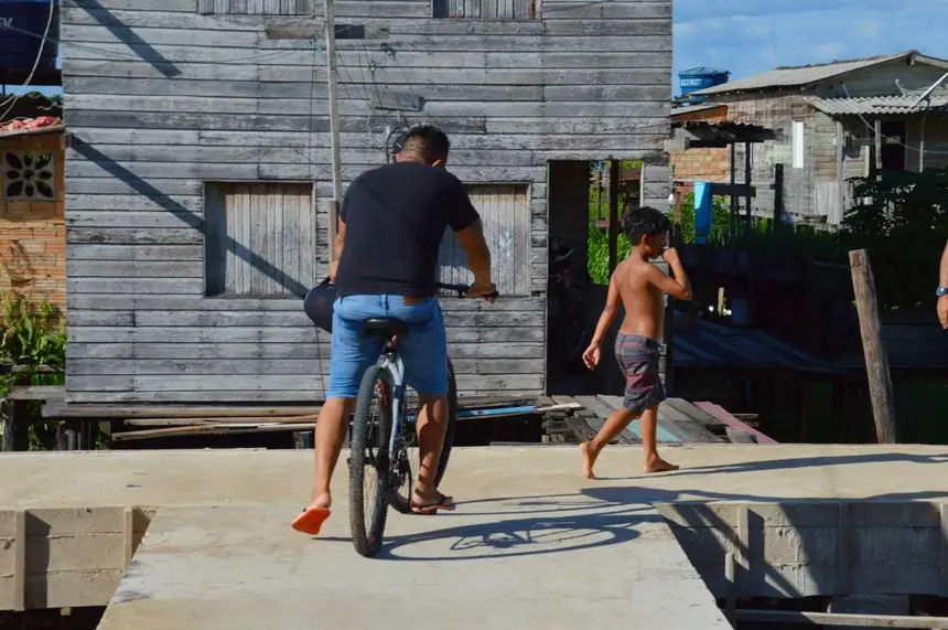 Governo do Amapá leva mais dignidade e mobilidade com segurança para moradores das áreas de ressaca