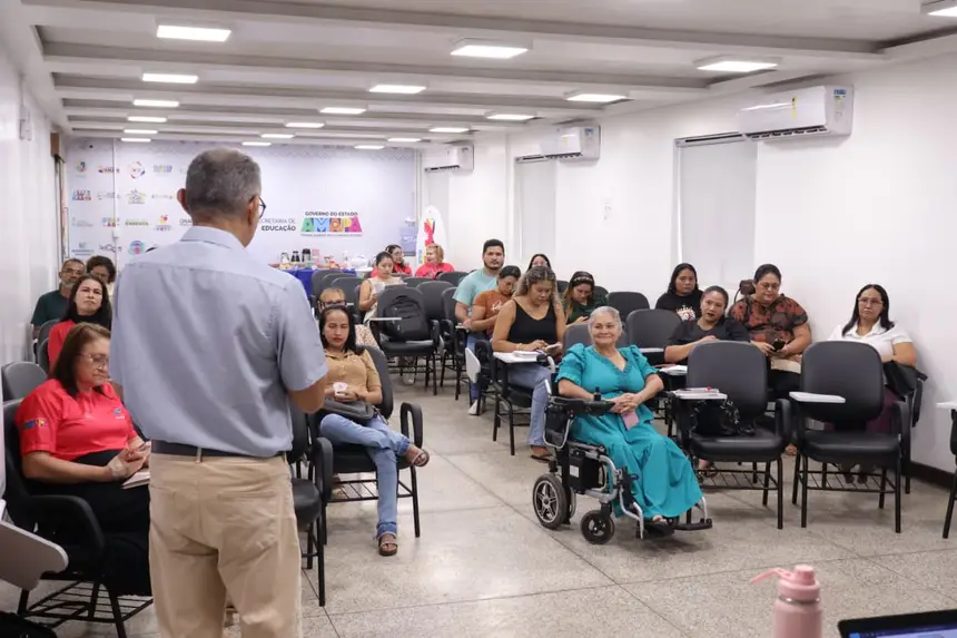 Na capacitação das escolas de ensino modular, os diretores abordaram assuntos específicos da categoria