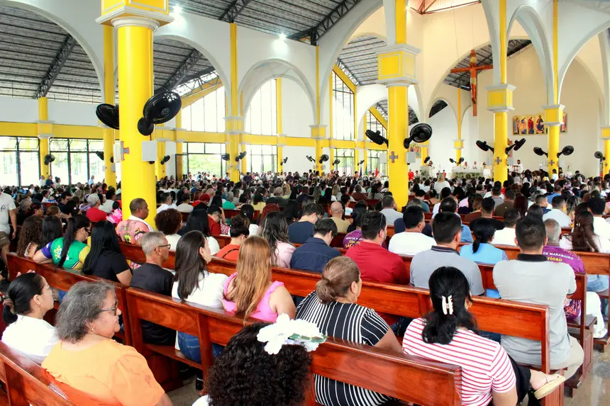 Fiéis e moradores lotaram a Catedral de São José em um ato de respeito às origens e aos valores que moldaram a capital