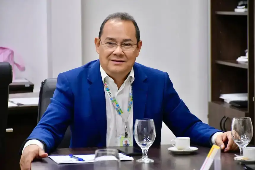 O enfermeiro e doutor Carlos Rinaldo Nogueira Martins assume a Secretaria de Estado da Saúde