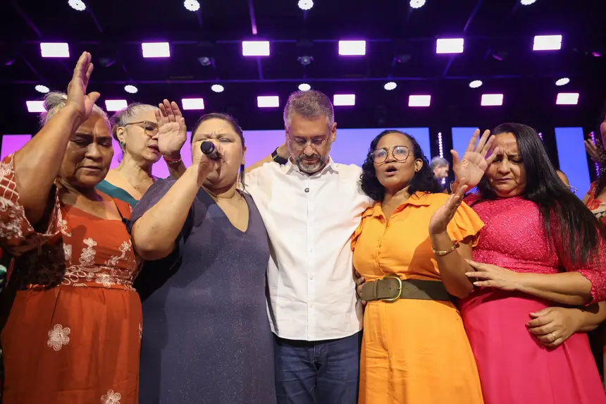 Lideranças femininas fizeram oração com o governador Clécio Luís, por políticas sociais e pelo Amapá