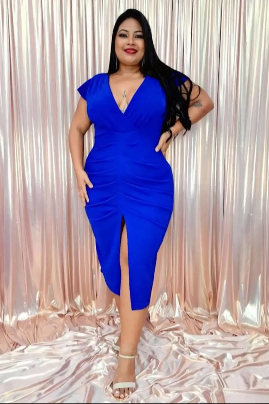 Kelly Vanesssa, modelo plus size participou como voluntária oferecendo serviços de beleza