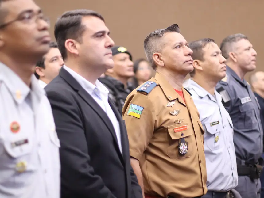 Cerimônia de formatura teve participação de autoridades civis e militares