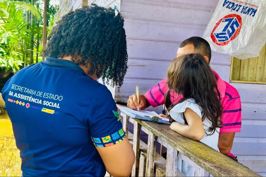 Trabalho técnico e humanitário: após a identificação das necessidades de cada família, a força-tarefa realiza a distribuição de mantimentos e itens de primeira necessidade.