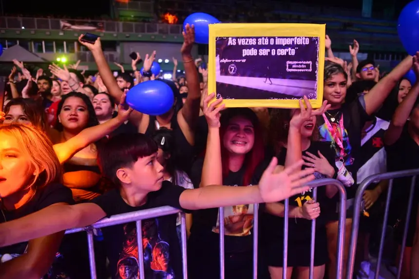 os artistas protagonizaram um encontro que levou o público à euforia, com uma performance animada e cheia de sintonia