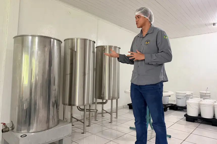 apicultor Júlio Avelar, presidente da cooperativa