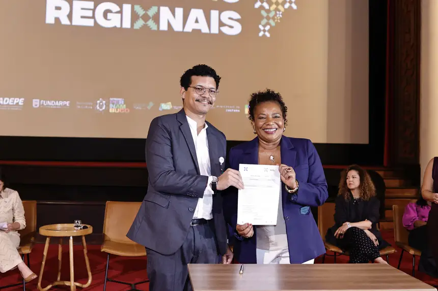 Foto: Juana Carvalho/Secult-PE Luan Macedo, representando a Secult do Amapá, ao lado da ministra da Cultura do Brasil, Margareth Menezes