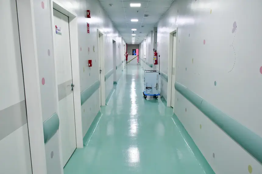 Com corredores preparados para melhor atender, novo HCA é preparado para entrega