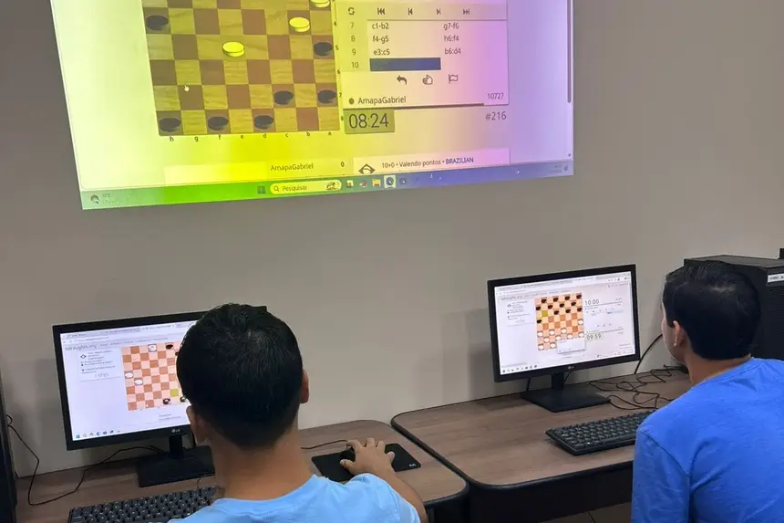 O Iº Torneio Nacional de dama foi transmitido por telão (datashow)