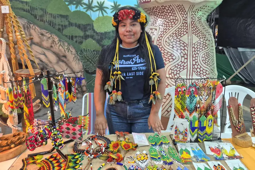 Foto: Lucas Mota/GEA Artesã que trabalha há 5 anos comemorou o espaço para garantir sua renda extra