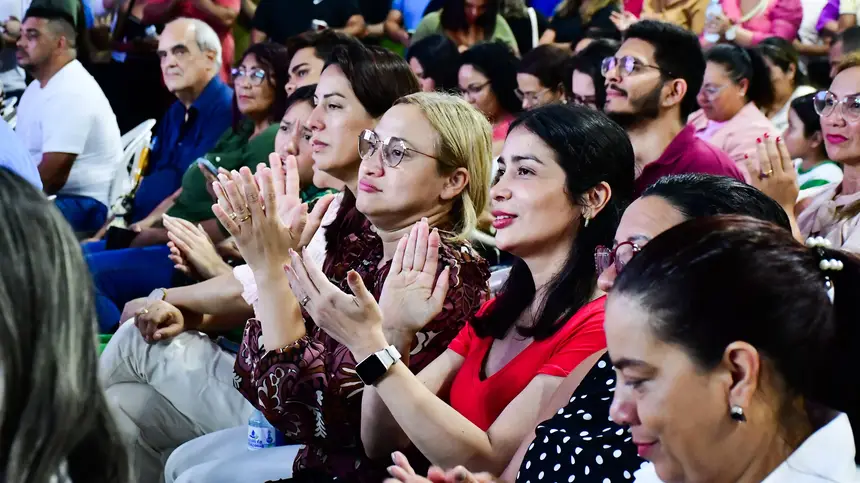 Entrega do novo HCA foi celebrada pela população 