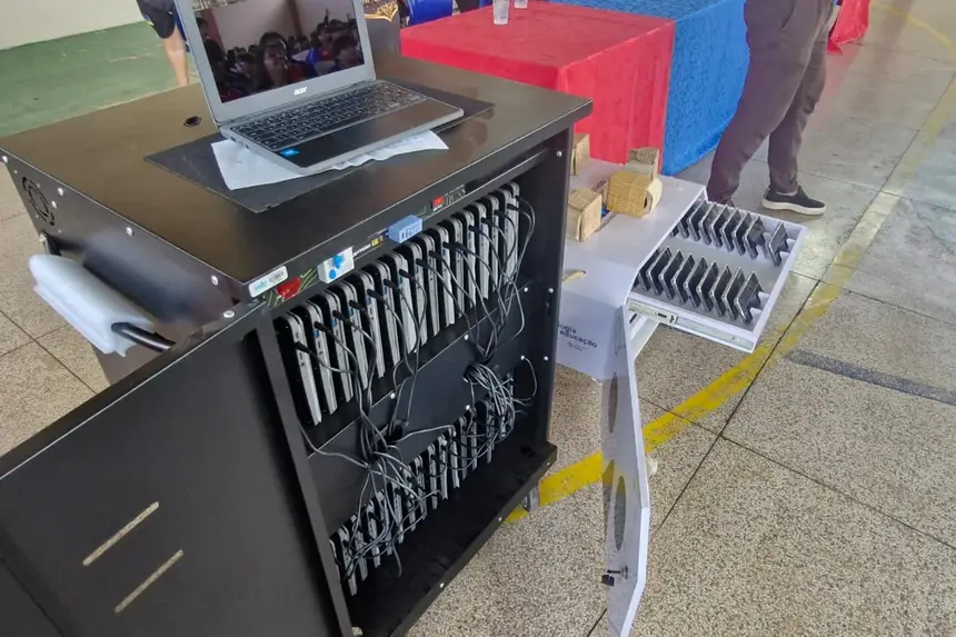 Foto: Marcio Bezerra/Seed Notebooks do programa Escola Tech Amapá passam a integrar a metodologia de ensino da escola