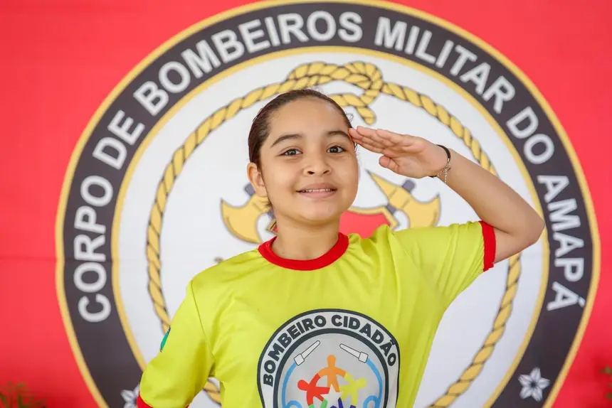 Estudante Ana Maria Cordeiro inicia segundo ano no Bombeiro Cidadão