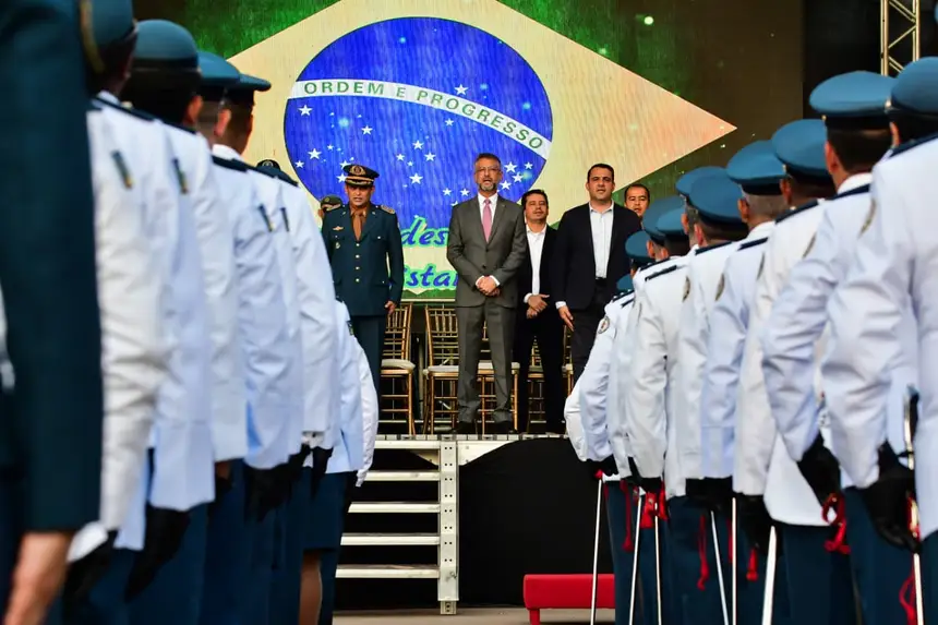  <div class='credito_fotos'>Foto: Max Renê/GEA &nbsp;&nbsp;|&nbsp;&nbsp; <a href='/midias/2026/originais/20260410085004-GF00017065-F00221012.webp' download><i class='fa-solid fa-download'></i> Download</a></div>