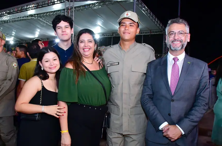  <div class='credito_fotos'>Foto: Max Renê/GEA &nbsp;&nbsp;|&nbsp;&nbsp; <a href='/midias/2026/originais/20260410085040-GF00017065-F00221044.webp' download><i class='fa-solid fa-download'></i> Download</a></div>