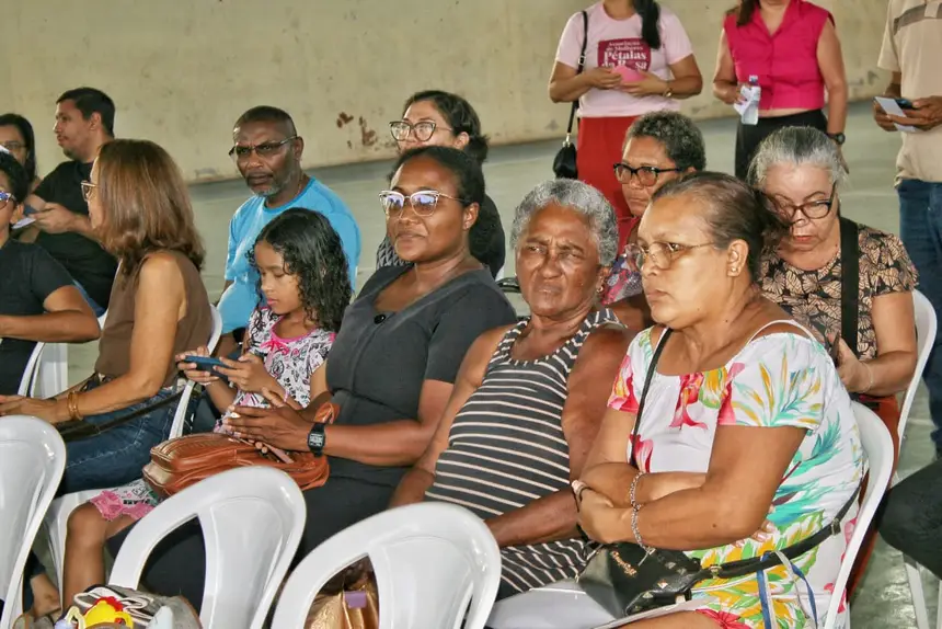  <div class='credito_fotos'>Foto: Aog Rocha/GEA &nbsp;&nbsp;|&nbsp;&nbsp; <a href='/midias/2026/originais/20260414104312-GF00017070-F00221175.webp' download><i class='fa-solid fa-download'></i> Download</a></div>