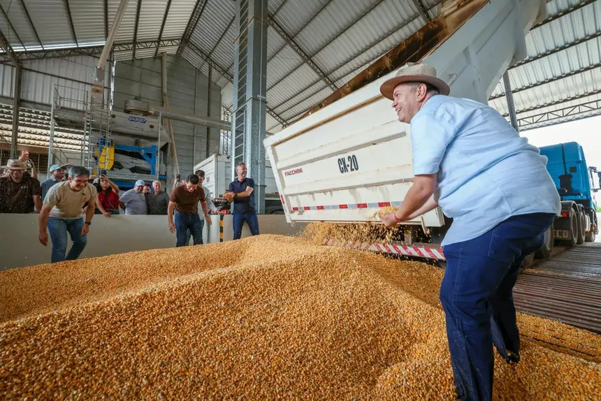  <div class='credito_fotos'>Foto: Ruan Alves / GEA &nbsp;&nbsp;|&nbsp;&nbsp; <a href='/midias/2026/originais/20260414114951-GF00017080-F00221380.webp' download><i class='fa-solid fa-download'></i> Download</a></div>