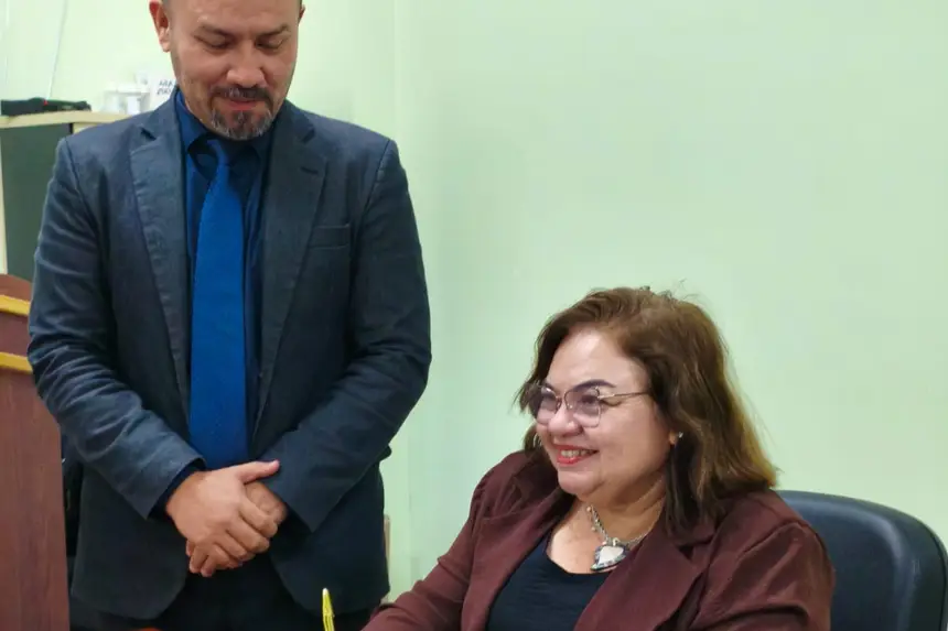 Durante a cerimônia de posse, Francisca destacou o compromisso com o trabalho colaborativo e o respeito à autonomia do colegiado, reforçando o papel estratégico do conselho na garantia do direito à educação