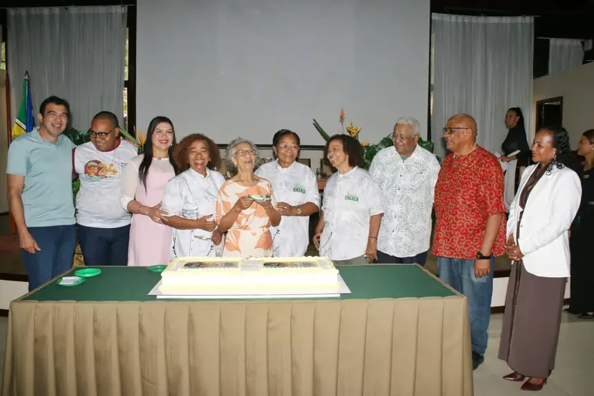 Família de Mestre Sacaca participa da celebração e recebe homenagens pelo legado cultural que dá nome ao museu.