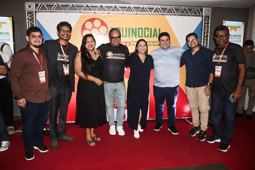 Secretária adjunta da Secult, Marina Beckman, com equipe do audiovisual