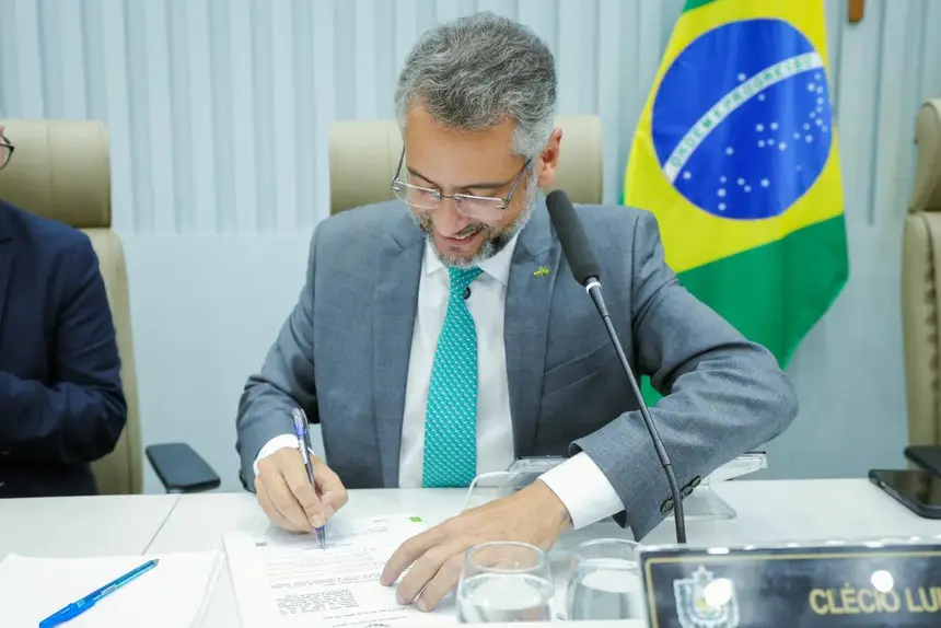 Novas leis marcam avanço da odontologia, com reconhecimento e melhores condições para os profissionais