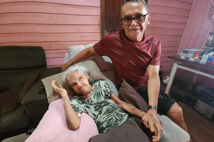 Dona Dolores e o filho, Sílvio Frazão