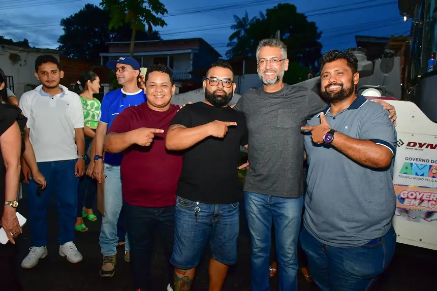 O encontro reforça o compromisso do Governo do Estado em transformar a realidade dos bairros, trocando a lama e a poeira por vias pavimentadas e dignidade.