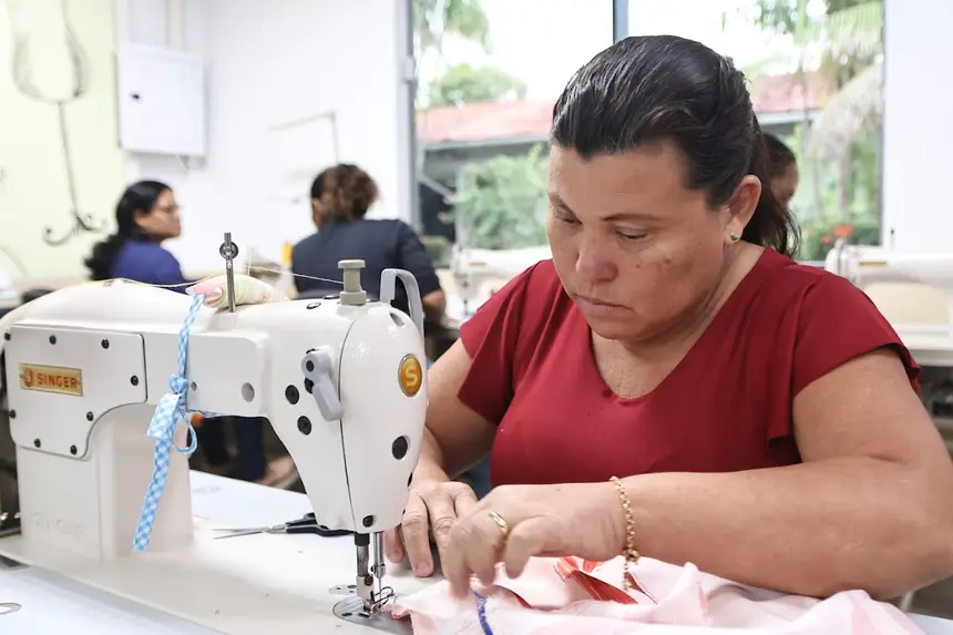 Alunos aprendem o passo a passo nos primeiros dias de aula 