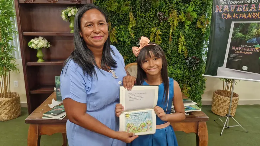 Carla Rejane Gomes Barreto, mãe e Maria Fernanda