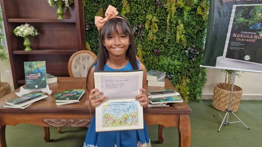 Estudante Maria Fernanda Gomes Gonçalves se destacou no livro ilustrado