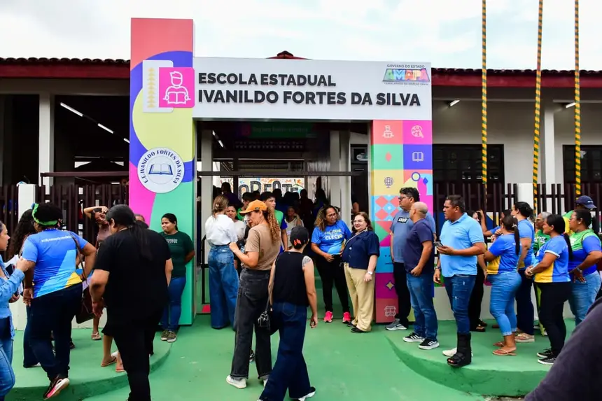 A estrutura moderna da Escola Ivanildo Fortes agora oferece um ambiente digno e seguro para toda a comunidade escolar