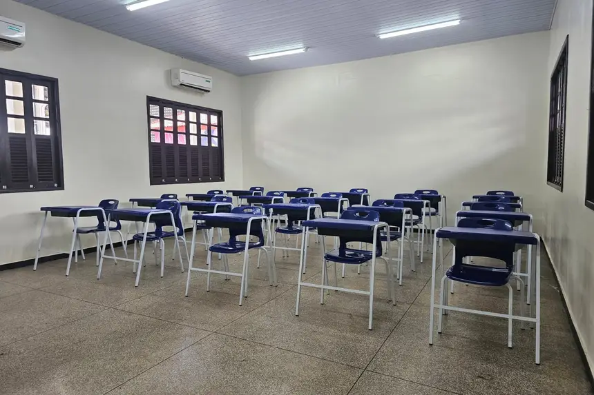 Salas de aulas completamente novas e climatizadas