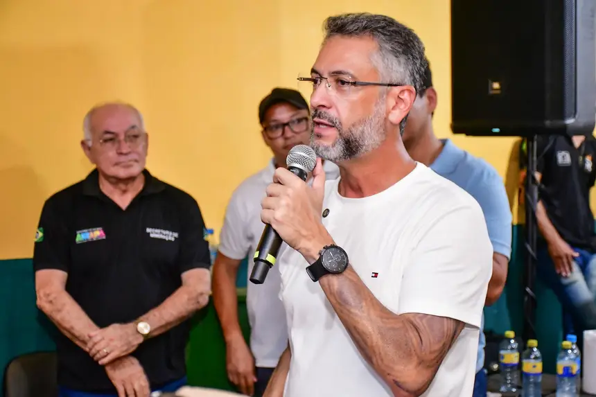 O governador Clécio Luís entrega o licenciamento ambiental que traz dignidade e respaldo jurídico aos cooperados da Coogal