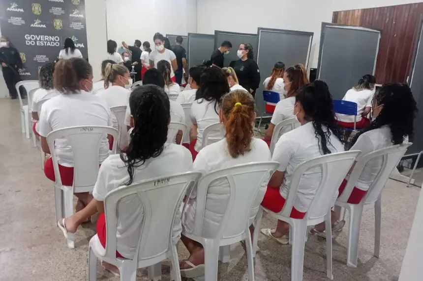 No Iapen, mulheres recebem serviços de saúde, vacinação e medicamentos