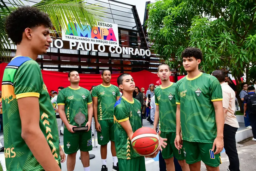Atletas celebram a entrega do Ginásio Paulo Conrado, um espaço que volta a ser o coração do basquete e de tantas outras modalidades em Macapá.