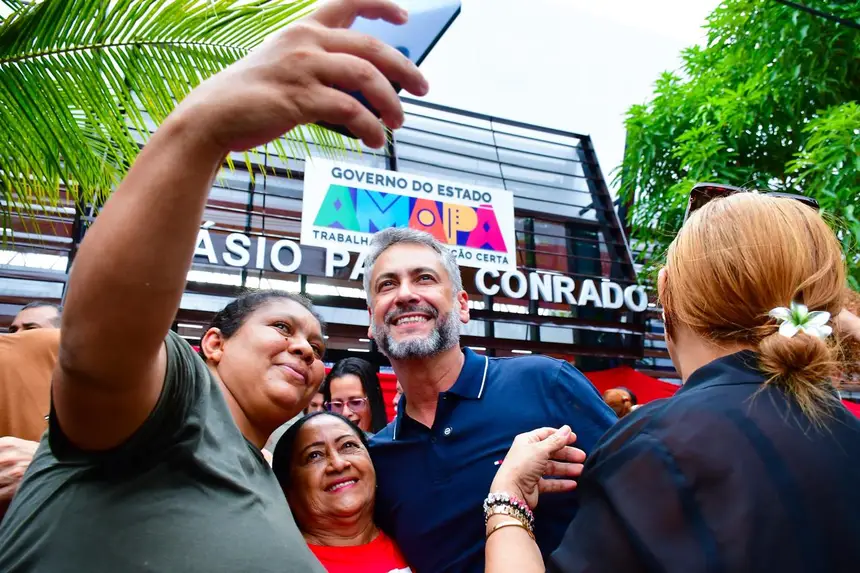 População emocionada com a entrega do novo Ginásio Paulo Conrado, em Macapá