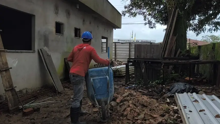 Além da nova estrutura, obra garante geração de emprego e renda a moradores do município.