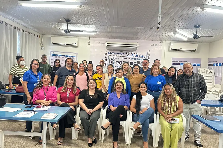 Foto: Divulgação/Seed A assessora especial do Governo do Estado do Amapá (GEA), Danielle Dias (blusa preta), ao lado da secretária adjunta da Sape, Sandra Casimiro.