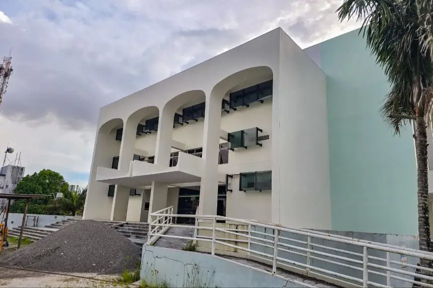 Obras avançam no Teatro das Bacabeiras, que passa por ampla recuperação e modernização após seis anos fechado