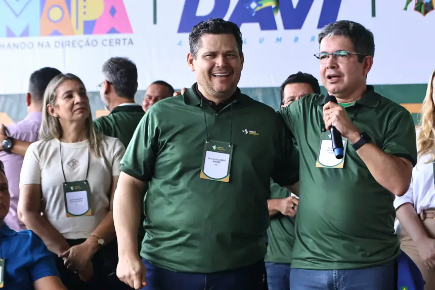 Presidente do Senado Davi Alcolumbre e senador Randolfe Rodrigues